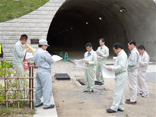 写真：建設委員会調査