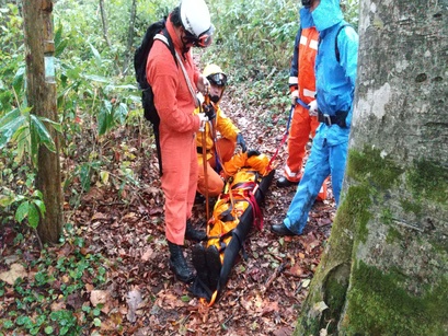 山岳遭難対応傷病者搬送訓練