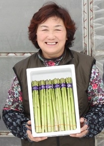 佐藤イネ子さん正面写真