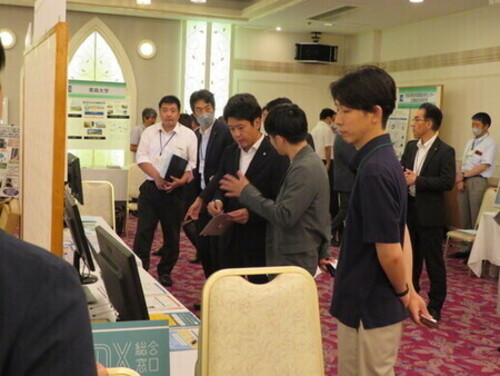DX関連ブース展示視察の様子